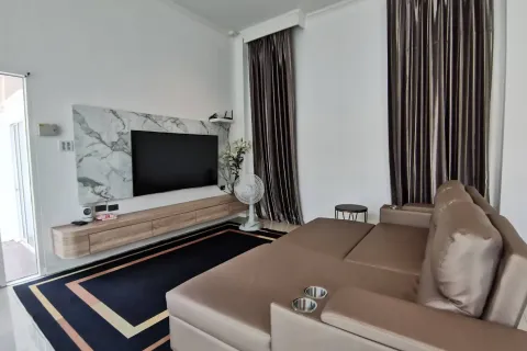 Villa in Pattaya, Thailand 7 bedrooms № 162139 - photo 3