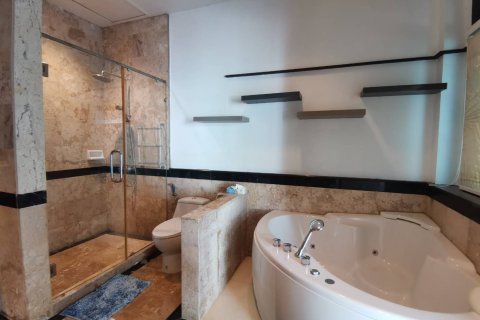 Villa in Pattaya, Thailand 7 bedrooms № 162139 - photo 9