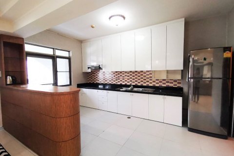 Condo à Watthana, Bangkok, Thaïlande, 3 chambres № 200554 - photo 6