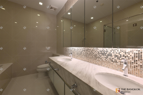 Condo in Bangkok, Thailand, 3 bedrooms № 190193 - photo 11