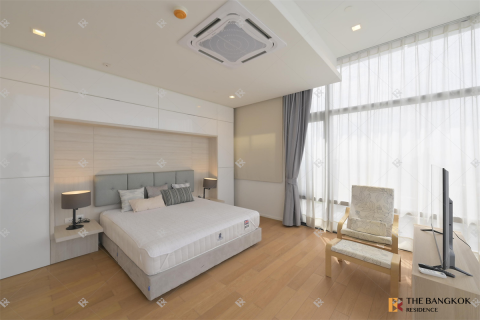 Condo in Bangkok, Thailand, 3 bedrooms № 190193 - photo 5