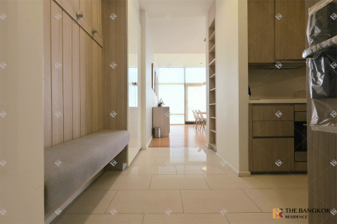 Condo in Bangkok, Thailand, 3 bedrooms  № 190193