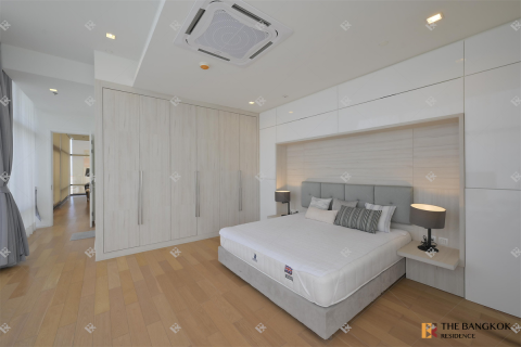 Condo in Bangkok, Thailand, 3 bedrooms № 190193 - photo 16