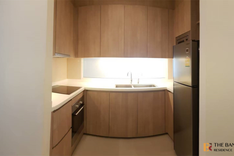 Condo in Bangkok, Thailand, 3 bedrooms № 190193 - photo 2