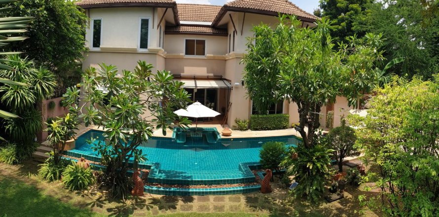 Дом в Банг Кхене, Бангкок, Таиланд с 3 спальнями  № 172126