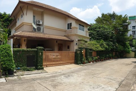 Дом в Банг Кхене, Бангкок, Таиланд с 3 спальнями  № 172126 - фото 2