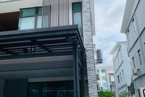 Townhouse in Bang Kaeo, Thailand 3 bedrooms № 114076 - photo 2