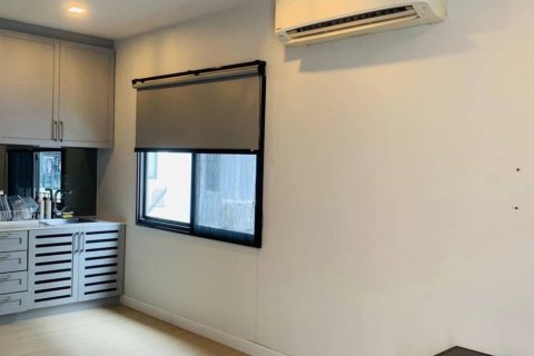 Townhouse in Bang Kaeo, Thailand 3 bedrooms № 114076 - photo 8