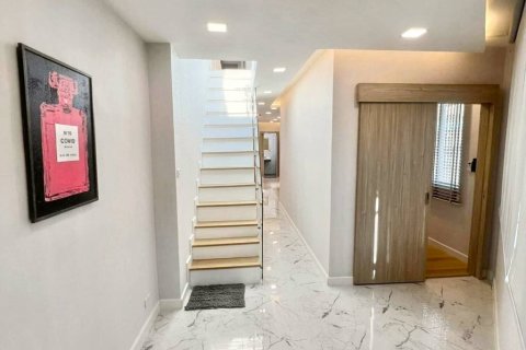 Дом в Бангкоке, Таиланд с 2 спальнями  № 114072 - фото 6