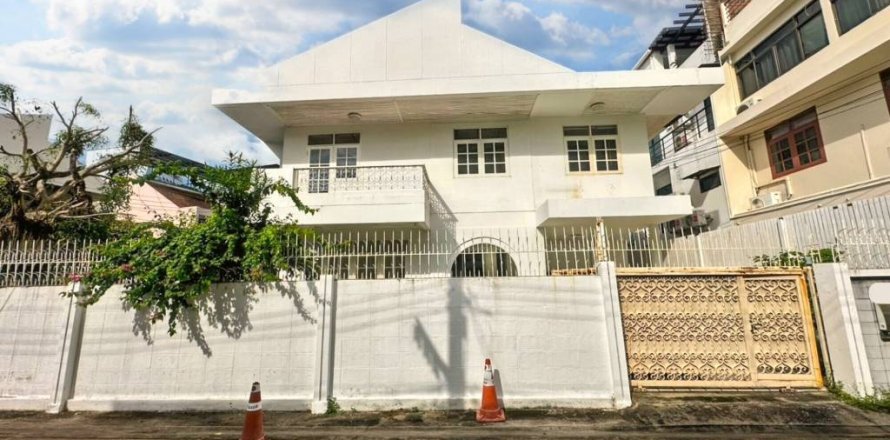 Дом в Бангкоке, Таиланд с 4 спальнями  № 114070