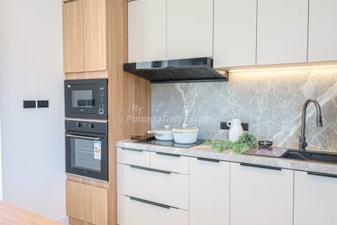 House in Pattaya, Thailand 4 bedrooms № 194504 - photo 5
