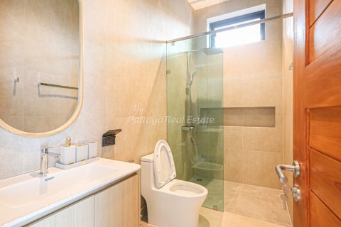 House in Pattaya, Thailand 4 bedrooms № 194504 - photo 15