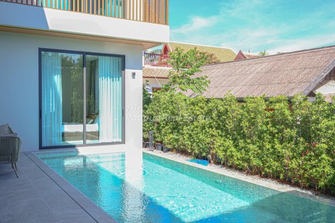 House in Pattaya, Thailand 4 bedrooms № 194504