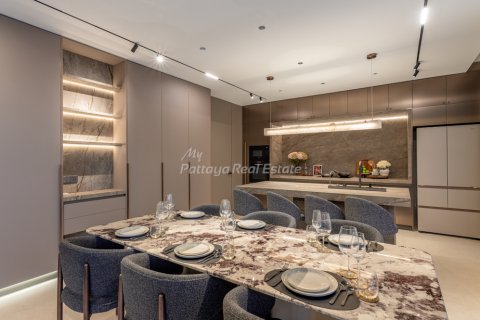 House in Pattaya, Thailand 5 bedrooms № 194505 - photo 9