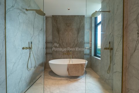 House in Pattaya, Thailand 5 bedrooms № 194505 - photo 21