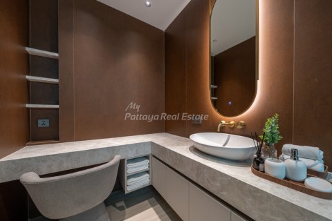 House in Pattaya, Thailand 5 bedrooms № 194505 - photo 26