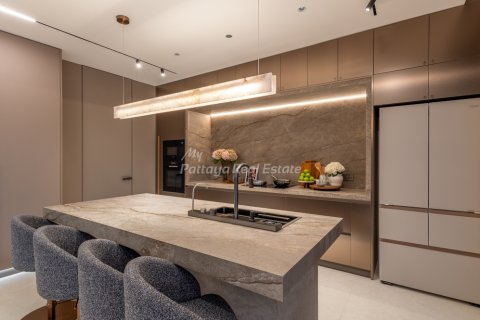 House in Pattaya, Thailand 5 bedrooms № 194505 - photo 11