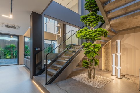 House in Pattaya, Thailand 5 bedrooms № 194505 - photo 6