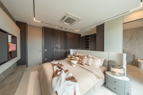 House in Pattaya, Thailand 5 bedrooms № 194505 - photo 16