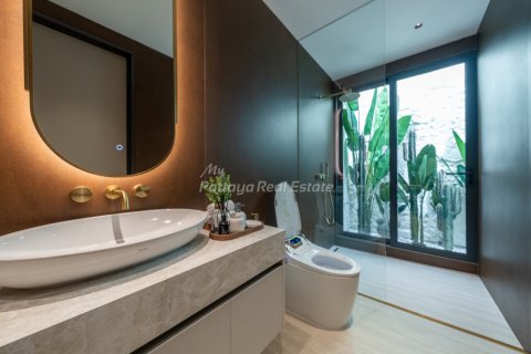 House in Pattaya, Thailand 5 bedrooms № 194505 - photo 27