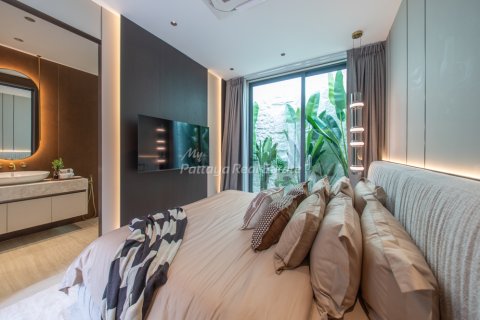 House in Pattaya, Thailand 5 bedrooms № 194505 - photo 24