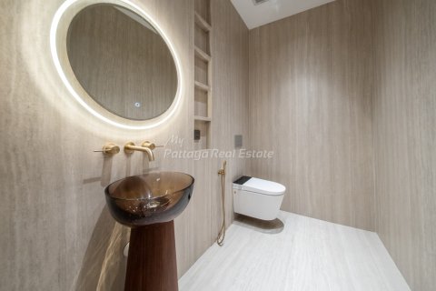 House in Pattaya, Thailand 5 bedrooms № 194505 - photo 12