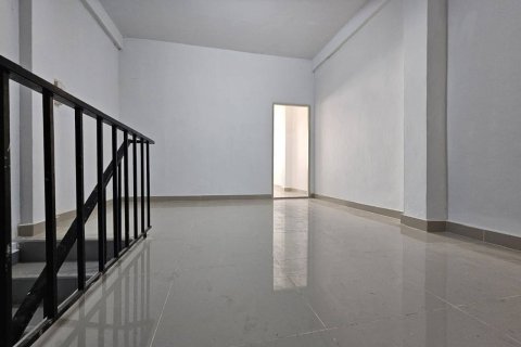 Centre commercial à Bang Kho Laem, Bangkok, Thaïlande № 161349