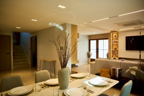 Вилла в Сан-Сая, Таиланд с 4 спальнями  № 135749 - фото 4