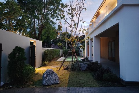 Вилла в Сан-Сая, Таиланд с 4 спальнями  № 135749 - фото 3