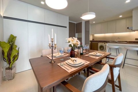 Condo in Bangkok, Thailand, 2 bedrooms  № 116961 - photo 8