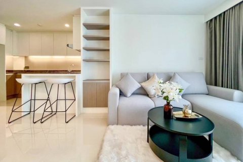 Condo in Bangkok, Thailand, 2 bedrooms  № 116961 - photo 4