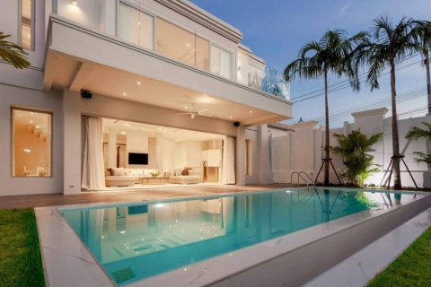 Вилла в Раваи, Таиланд с 2 спальнями  № 114241 - фото 1