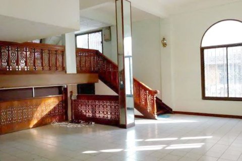 Townhouse in Chiang Mai, Thailand 3 bedrooms № 164462 - photo 7