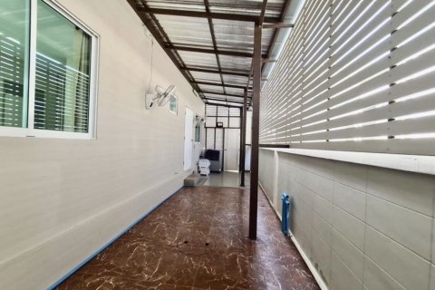 House in San Sai, Thailand 3 bedrooms № 164463 - photo 4