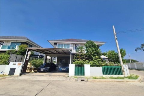 House in San Sai, Thailand 3 bedrooms № 164463