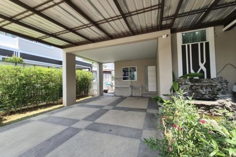 House in San Sai, Thailand 3 bedrooms № 164463 - photo 6