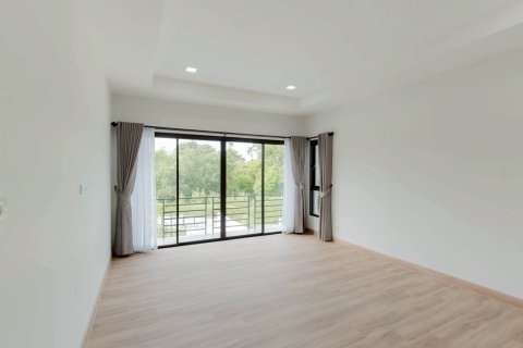 House in San Kamphaeng, Thailand 3 bedrooms № 135564 - photo 15