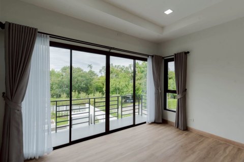 House in San Kamphaeng, Thailand 3 bedrooms № 135564 - photo 21