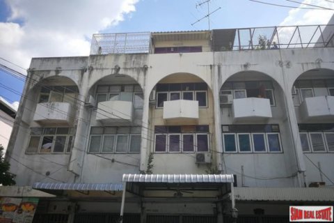 Maison à Bangkok, Thaïlande 4 chambres № 193726