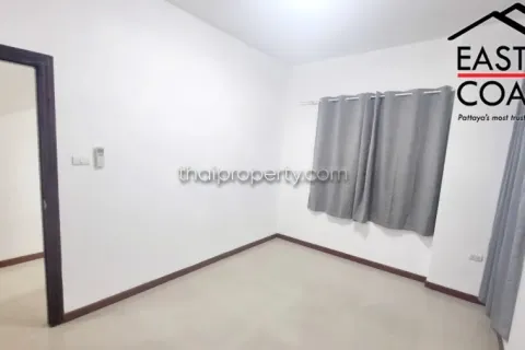 Casa de 4 dormitorios en Pattaya, Tailandia № 212380 - foto 17