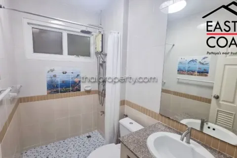 Casa de 4 dormitorios en Pattaya, Tailandia № 212380 - foto 11