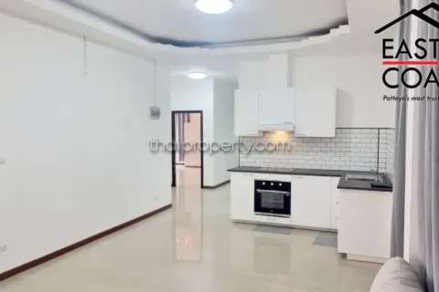 Casa de 4 dormitorios en Pattaya, Tailandia № 212380 - foto 9