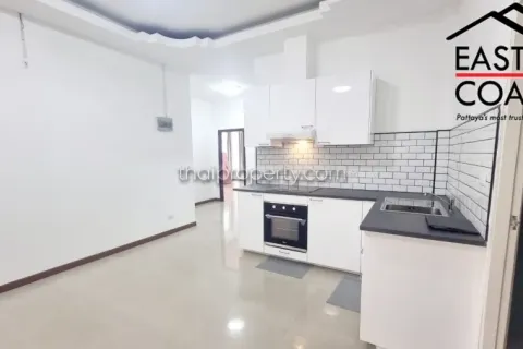 Casa de 4 dormitorios en Pattaya, Tailandia № 212380 - foto 7