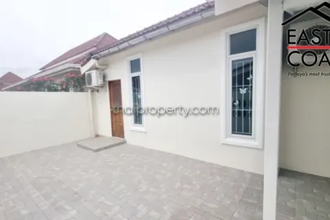 Casa de 4 dormitorios en Pattaya, Tailandia № 212380 - foto 6