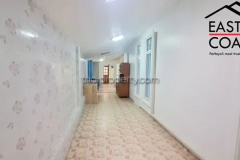 Casa de 4 dormitorios en Pattaya, Tailandia № 212380 - foto 13