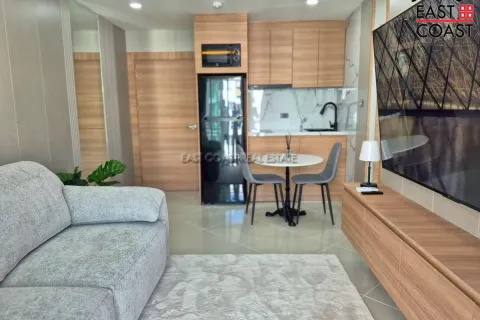 Condominio de 1 dormitorio en Jomtien Beach, Pattaya, Tailandia № 212378 - foto 2