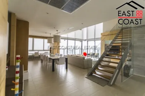 Condominio de 4 dormitorios en Pattaya, Tailandia № 212375 - foto 2