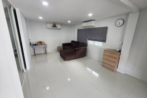 House in Bang Yai, Thailand 4 bedrooms № 164318 - photo 4