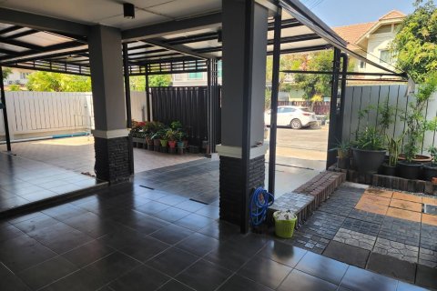 House in Bang Yai, Thailand 4 bedrooms № 164318 - photo 2