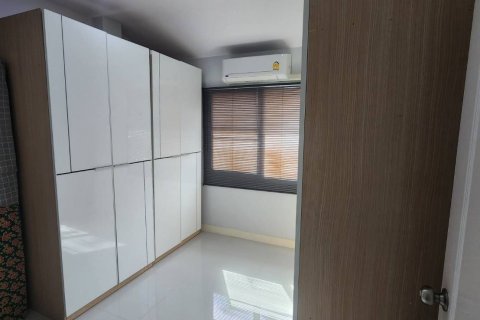 House in Bang Yai, Thailand 4 bedrooms № 164318 - photo 17